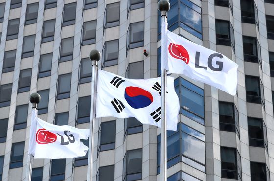 LG전자, 3Q 영업익 전년比 21% '뚝'…최대 매출에도 비용 급증(종합)