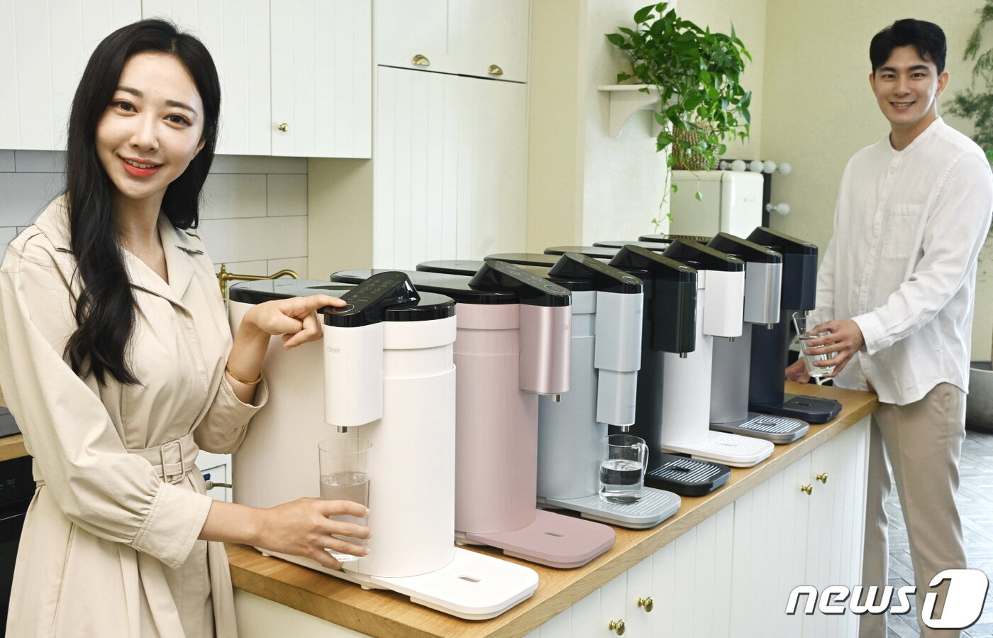 본문 이미지 - LG전자 퓨리케어 상하좌우 정수기(LG전자 제공) 2021.9.28/뉴스1