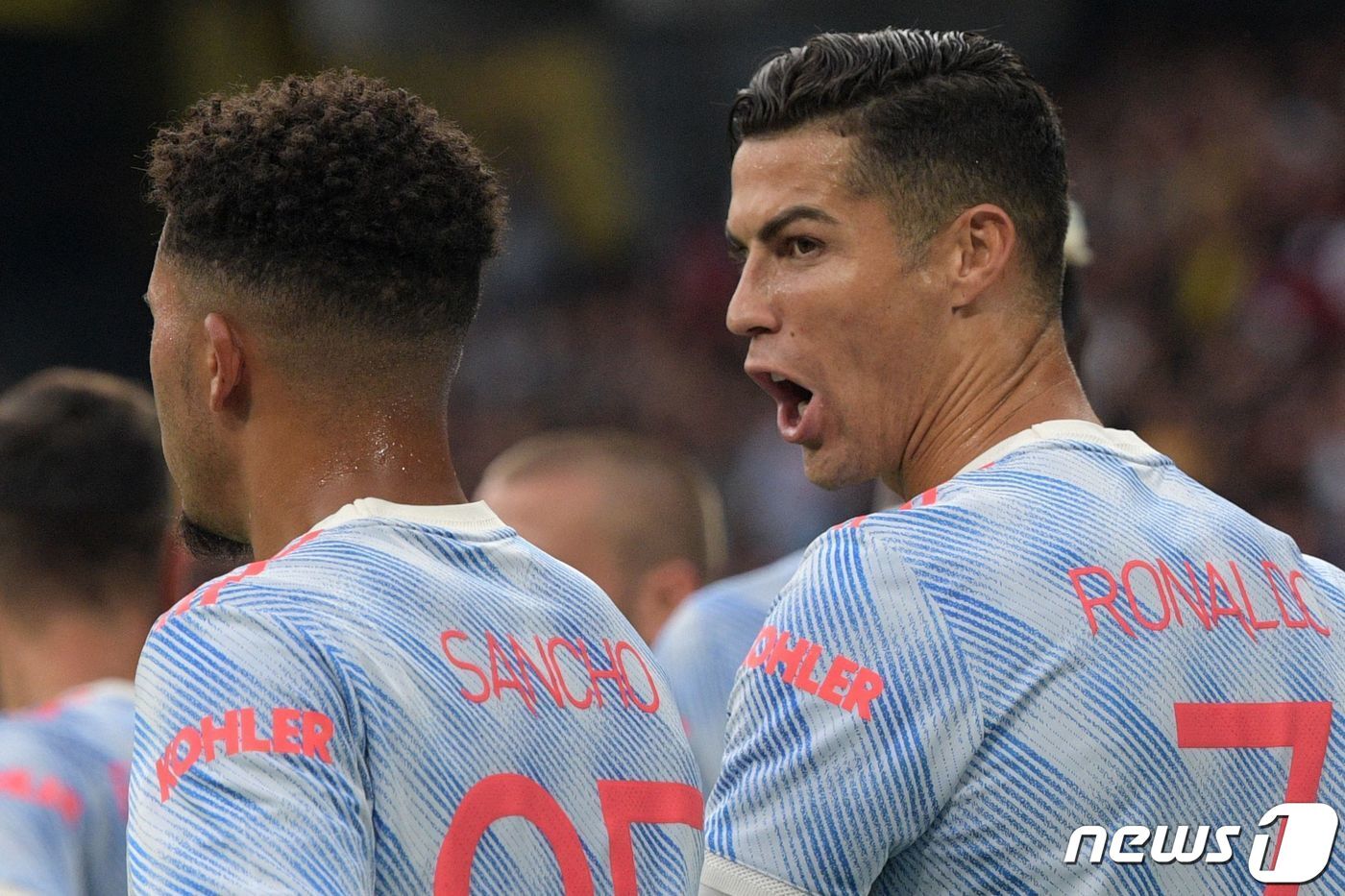 본문 이미지 - 크리스티아누 호날두(오른쪽)ⓒ AFP=뉴스1