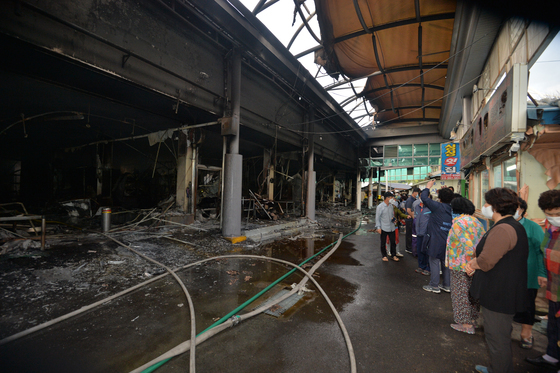 화마에 잿더미 됐던 영덕 전통시장 9일 재개장