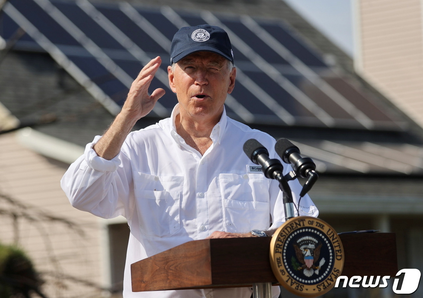 (로이터=뉴스1) 김현 특파원 = 조 바이든 미국 대통령이 3일(현지시간) 미국 루이지애나주 라플레이스에서 허리케인 아이다가 강타한 지역을 둘러보며 발언을 하고 있다.ⓒ 로이터=뉴 …