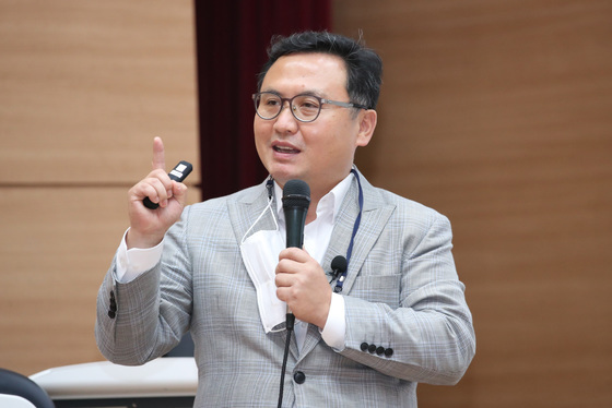 與, 강북구청장 후보로 정창수 나라살림연구소장 전략공천