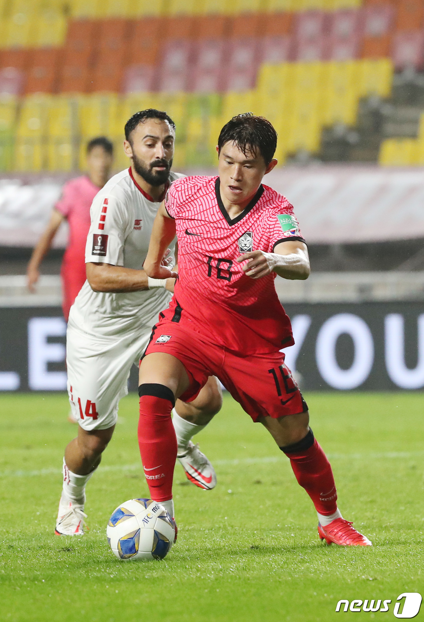 (수원=뉴스1) 조태형 기자 = 7일 오후 경기도 수원월드컵경기장에서 열린 2022 국제축구연맹(FIFA) 카타르 월드컵 아시아지역 최종예선 A조 대한민국과 레바논의 경기, 대한민 …