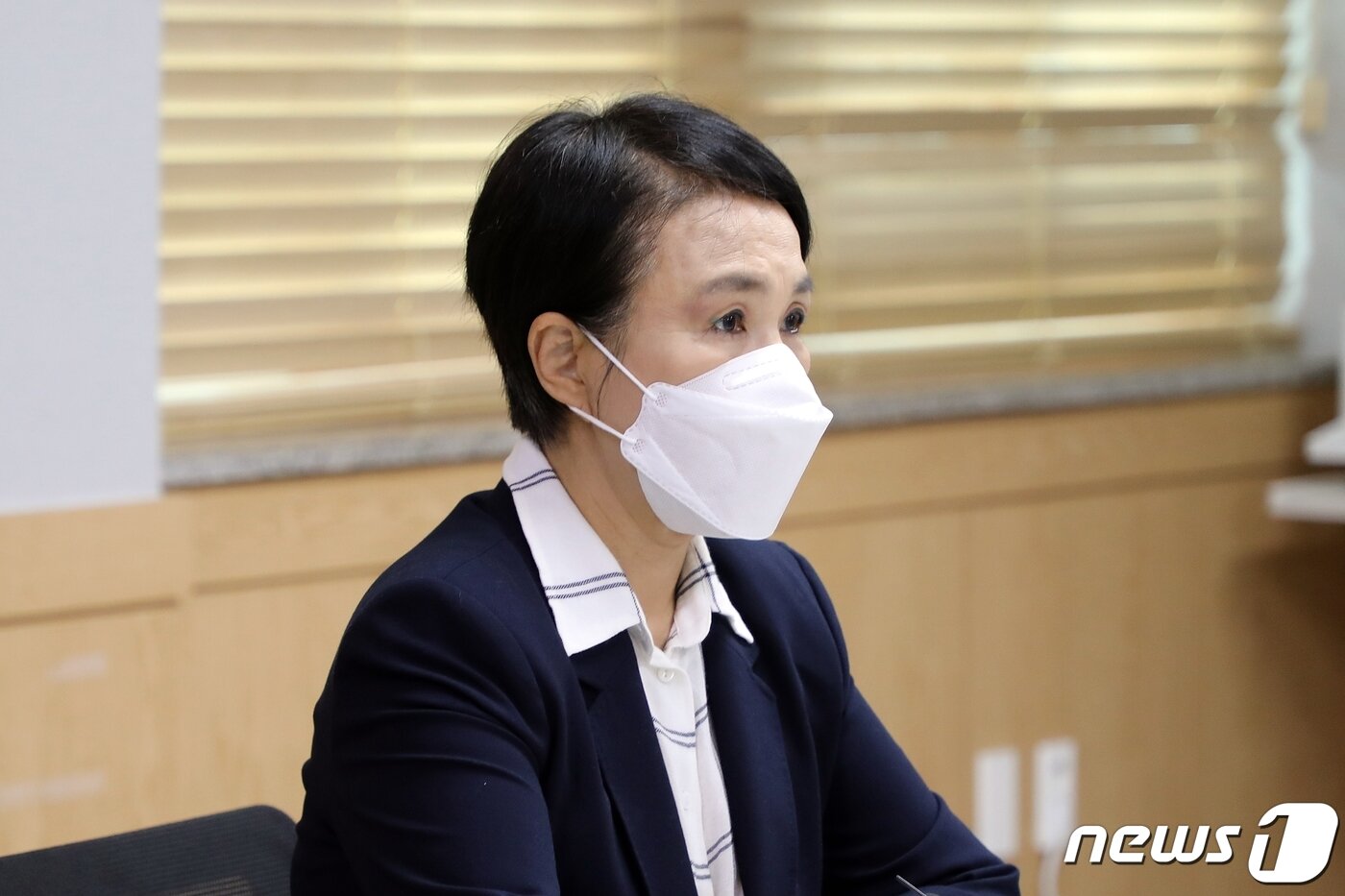 본문 이미지 - 이재명 후보의 후원회장을 맡고 있는 강금실 전 장관은 8일 제주도의회 소회의실에서 기자간담회를 갖고 있다.2021.9.8/뉴스1ⓒ News1 홍수영 기자
