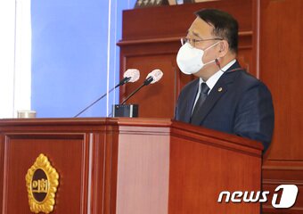 본문 이미지 - 9일 오전 대전시의회 본회의장에서 열린 제261회 임시회 제2차 본회의에서 더불어민주당 민태권 의원(유성1)이 질의하고 있다. 2021.9.9/뉴스1 ⓒ News1 김기태 기자