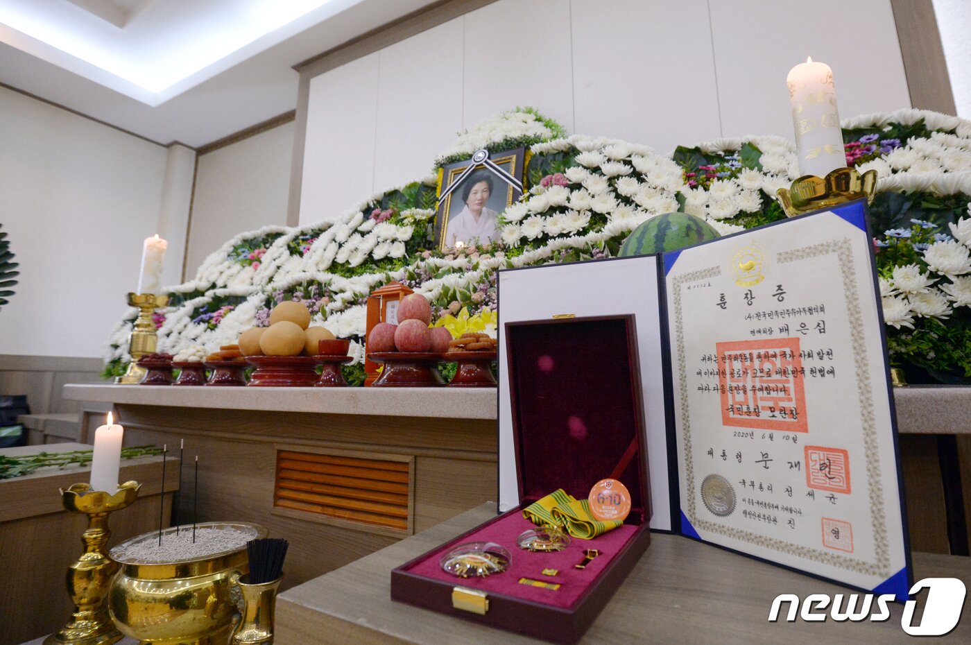 본문 이미지 - 10일 오전 광주 동구 조선대학교병원장례식장에 고&#40;故&#41; 이한열 열사의 어머니 배은심 여사의 빈소가 마련돼 있다. 배 여사는 지난 3일 국립 5·18민주묘지를 참배하려다 급성 심근경색으로 쓰러져 병원에서 치료를 받았다. 상태가 호전돼 퇴원했으나 하루 만에 다시 쓰러져 전날 소생하지 못했다. 2022.1.10/뉴스1 ⓒ News1 정다움 기자