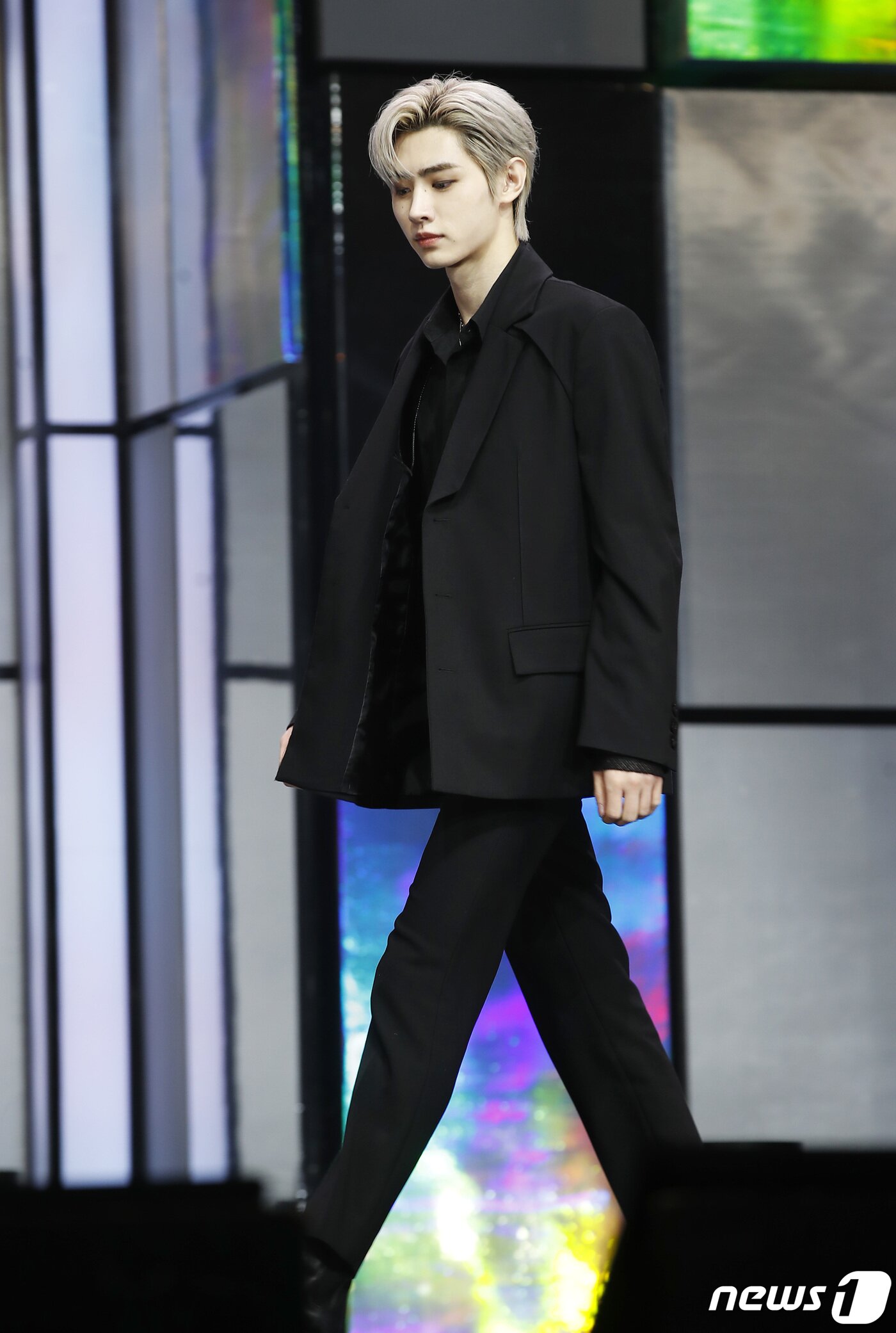 본문 이미지 - 엔하이픈 성훈이 10일 서울 광진구 예스24라이브홀에서 열린 정규 1집 리패키지 앨범 ‘DIMENSION : ANSWER’ 쇼케이스에 참석하고 있다. ⓒ News1 권현진 기자