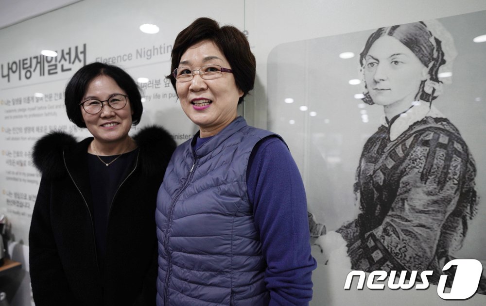 본문 이미지 - 김정미 울산시병원간호사회 회장(왼쪽), 이경리 울산시간호사회 회장.ⓒ 뉴스1 이윤기 기자