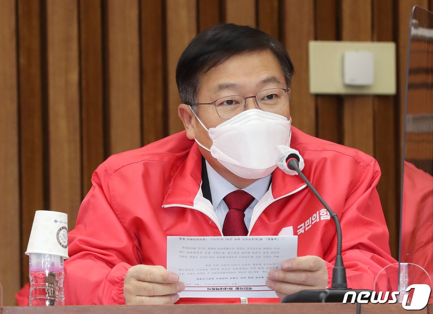 본문 이미지 - 정점식 국민의힘 의원이 서울 여의도 국회에서 열린 원내대책회의에서 발언하고 있다. 2022.1.18/뉴스1 ⓒ News1 이동해 기자