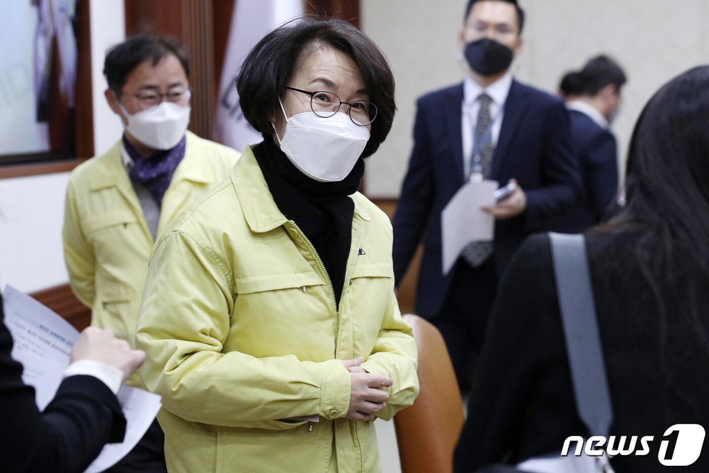 본문 이미지 - 임혜숙 과학기술정보통신부 장관이 20일 오전 서울 종로구 정부서울청사에서 열린 제53차 비상경제 중앙대책본부회의(중대본)에 참석하고 있다. 2022.1.20/뉴스1 ⓒ News1 송원영 기자