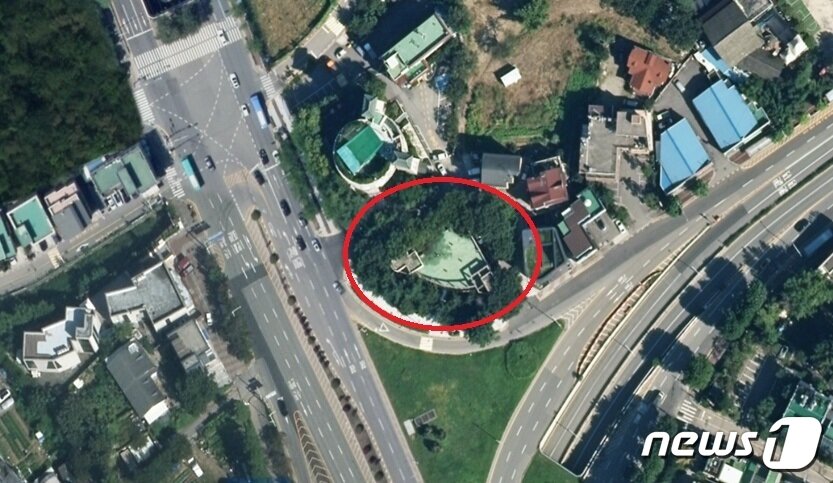 본문 이미지 - 구 과천등기소 지적도. 빨간원으로 표시된 곳이 '구 과천등기소'가 위치한 곳 (과천시 제공)ⓒ 뉴스1