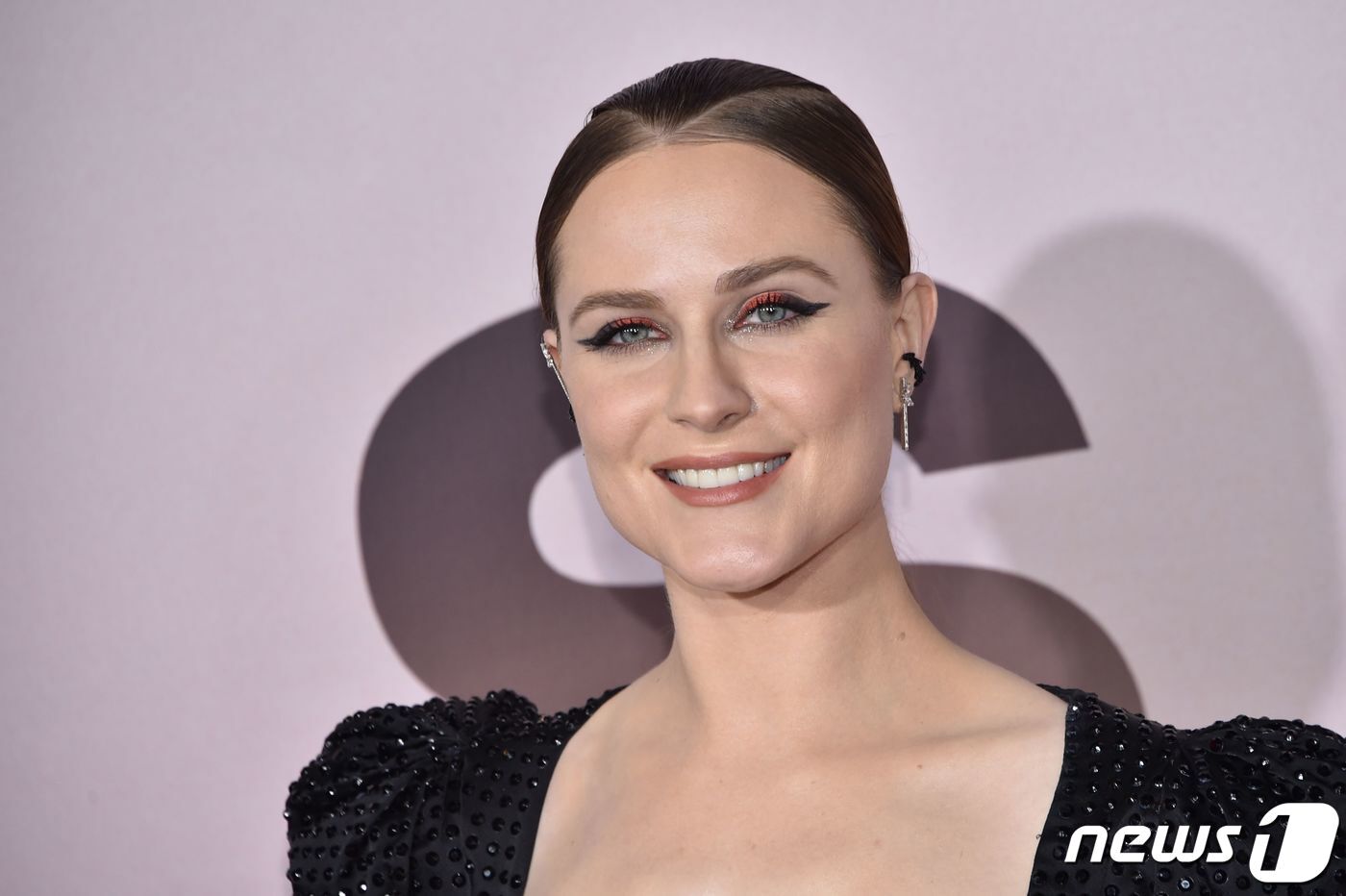 본문 이미지 - 에반 레이첼 우드  ⓒ AFP=뉴스1