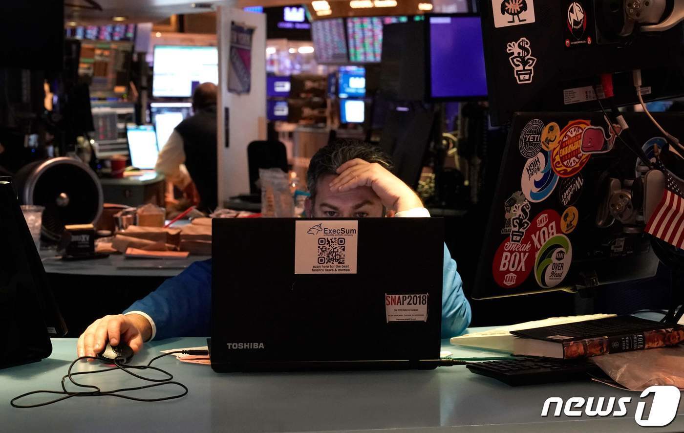 본문 이미지 - 뉴욕증권거래소 트레이더ⓒ AFP=뉴스1