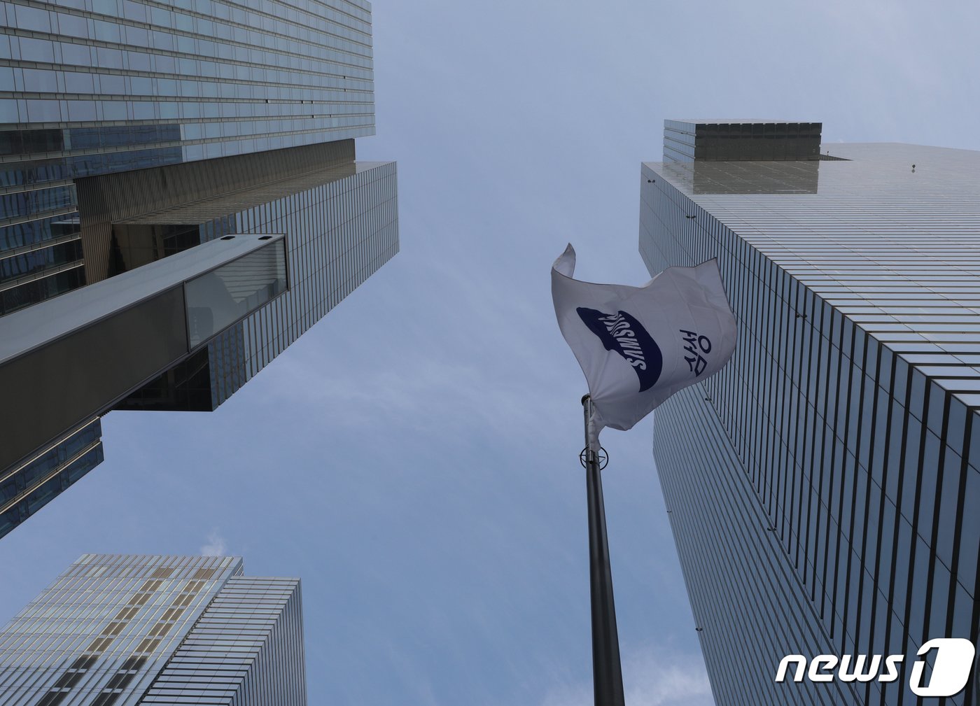 본문 이미지 - 서울 서초구 삼성전자 서초사옥의 모습. 2022.1.27/뉴스1 ⓒ News1 신웅수 기자