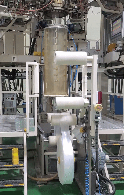 본문 이미지 - 전라남도 목포시 대주KC 필름사업부 공장에서 필름이 생산되는 모습 ⓒ 뉴스1 조현기 기자