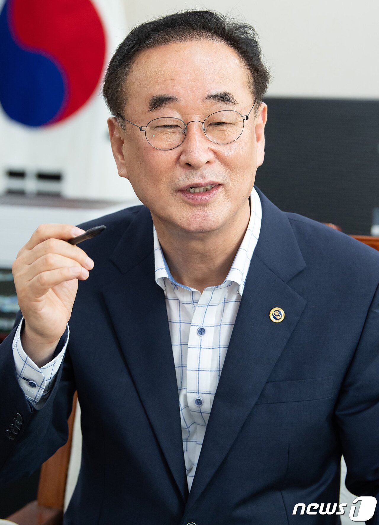 본문 이미지 - 장세용 구미시장이 30일 뉴스1과 인터뷰를 하고 있다. 2022.1.30/ⓒ 뉴스1