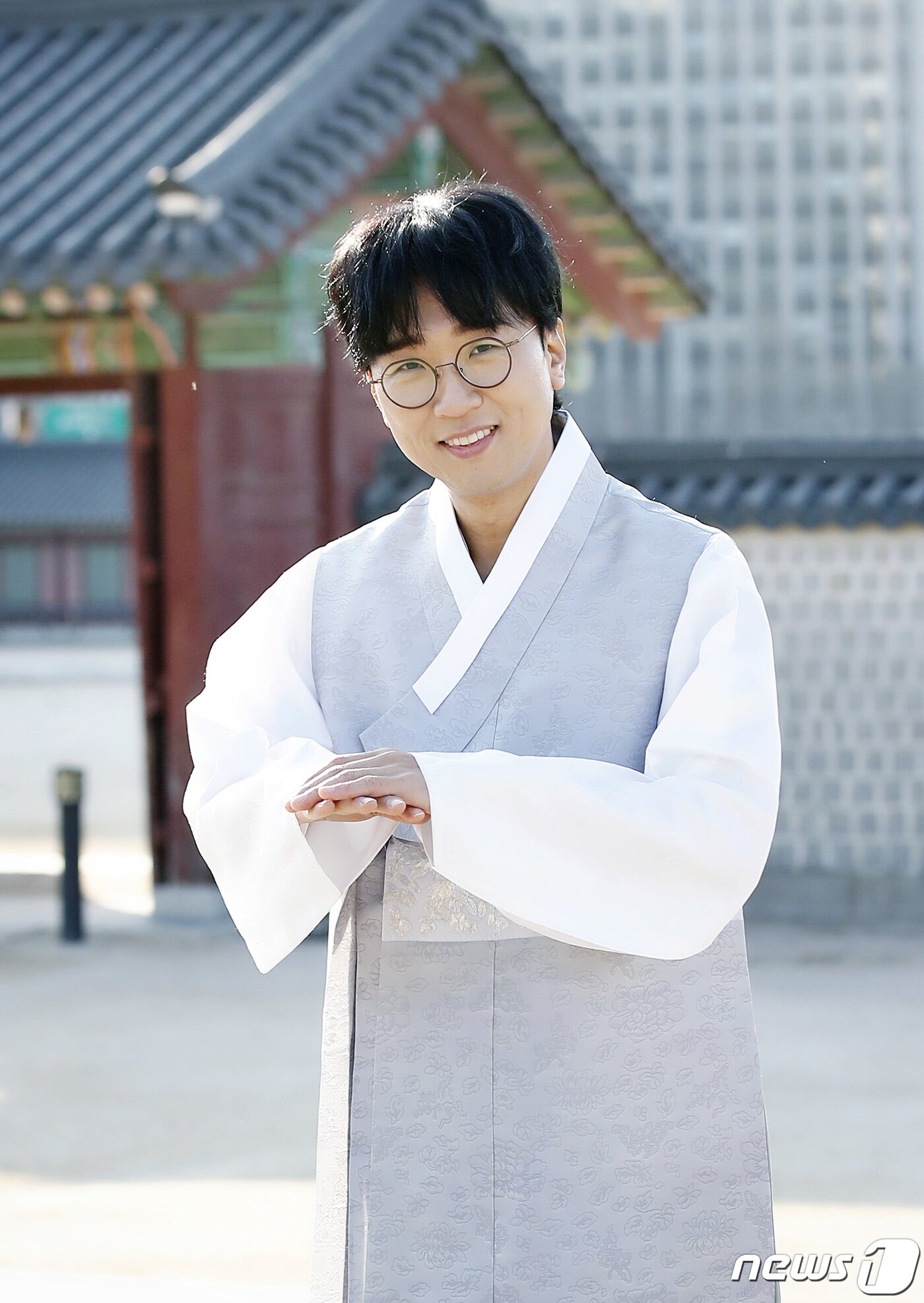 본문 이미지 - 서울 종로구 경복궁. 오디션프로그램 '내일은 국민가수'(국민가수) 박창근, 한복 인터뷰. 뉴스1 ⓒ News1 권현진 기자