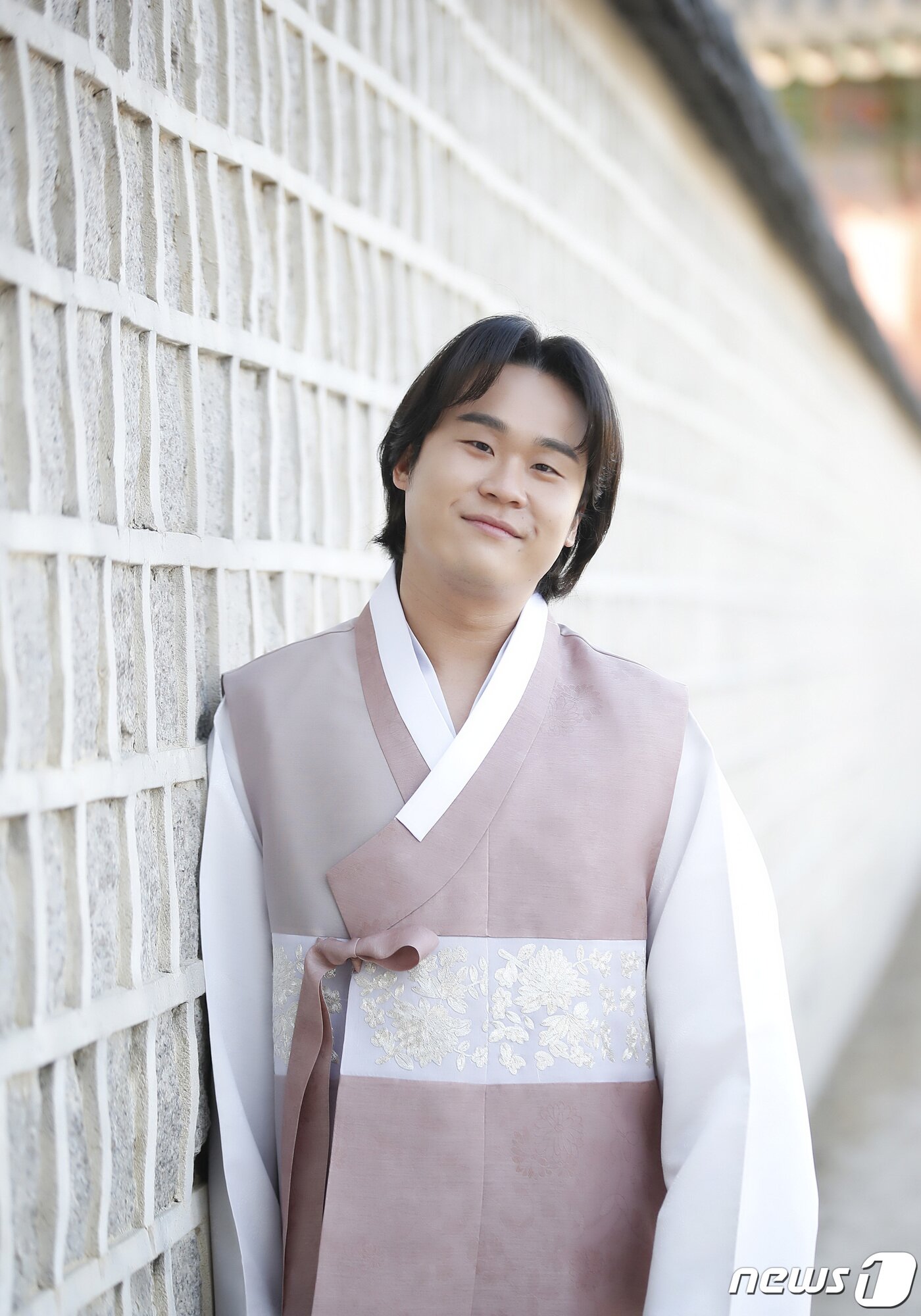 본문 이미지 - 서울 종로구 경복궁. 오디션프로그램 '내일은 국민가수'(국민가수) 김동현 한복 인터뷰. 뉴스1 ⓒ News1 권현진 기자