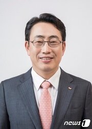 본문 이미지 - 유영상 SK텔레콤 대표가 SK텔레콤 구성원을 대상으로 2022년을 'SKT 미래 10년을 준비하는 원년'으로 삼자고 말했다.(SKT 제공) ⓒ 뉴스1