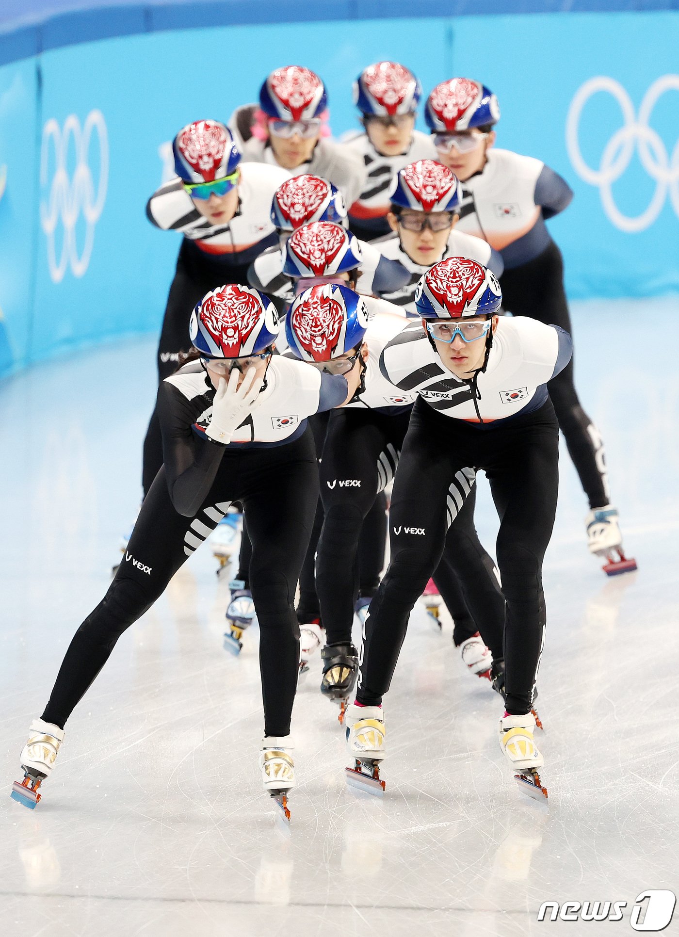 본문 이미지 - 2022 베이징 동계올림픽 개막을 앞둔 31일 중국 베이징 캐피털 실내 경기장에서 대한민국 쇼트트랙 대표팀 선수들이 훈련을 하고 있다. 2022.1.31/뉴스1 ⓒ News1 박지혜 기자