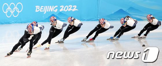 2022 베이징 동계올림픽 개막을 앞둔 31일 중국 베이징 캐피털 실내 경기장에서 대한민국 쇼트트랙 대표팀 선수들이 훈련을 하고 있다. 2022.1.31/뉴스1 © News1 박지혜 기자