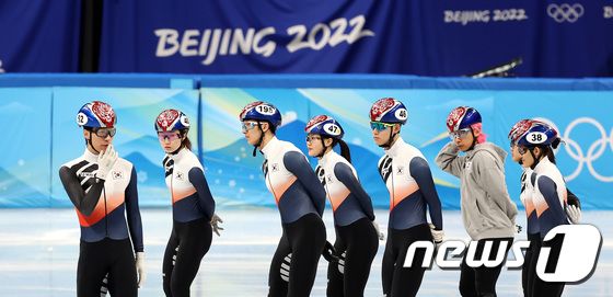 2022 베이징 동계올림픽 개막을 앞둔 31일 중국 베이징 캐피털 실내 경기장에서 대한민국 쇼트트랙 대표팀 선수들이 훈련을 하고 있다. 2022.1.31/뉴스1 © News1 박지혜 기자