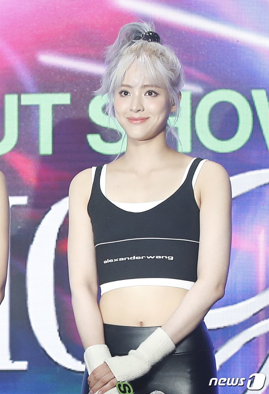 본문 이미지 - 그룹 하이키 시탈라가 5일 오후 서울 강남구 일지아트홀에서 첫 번째 싱글앨범 '애슬레틱 걸(Athletic Girl)' 발매 쇼케이스에 참석해 포즈를 취하고 있다. ⓒ News1 권현진 기자