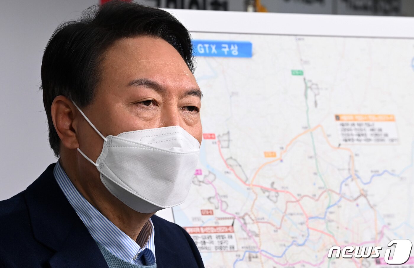본문 이미지 - 윤석열 대통령이 국민의힘 대선 후보 시절 수도권 광역 교통 공약 발표 기자회견을 하고 모습. 2022.1.7/뉴스1 ⓒ News1 구윤성 기자
