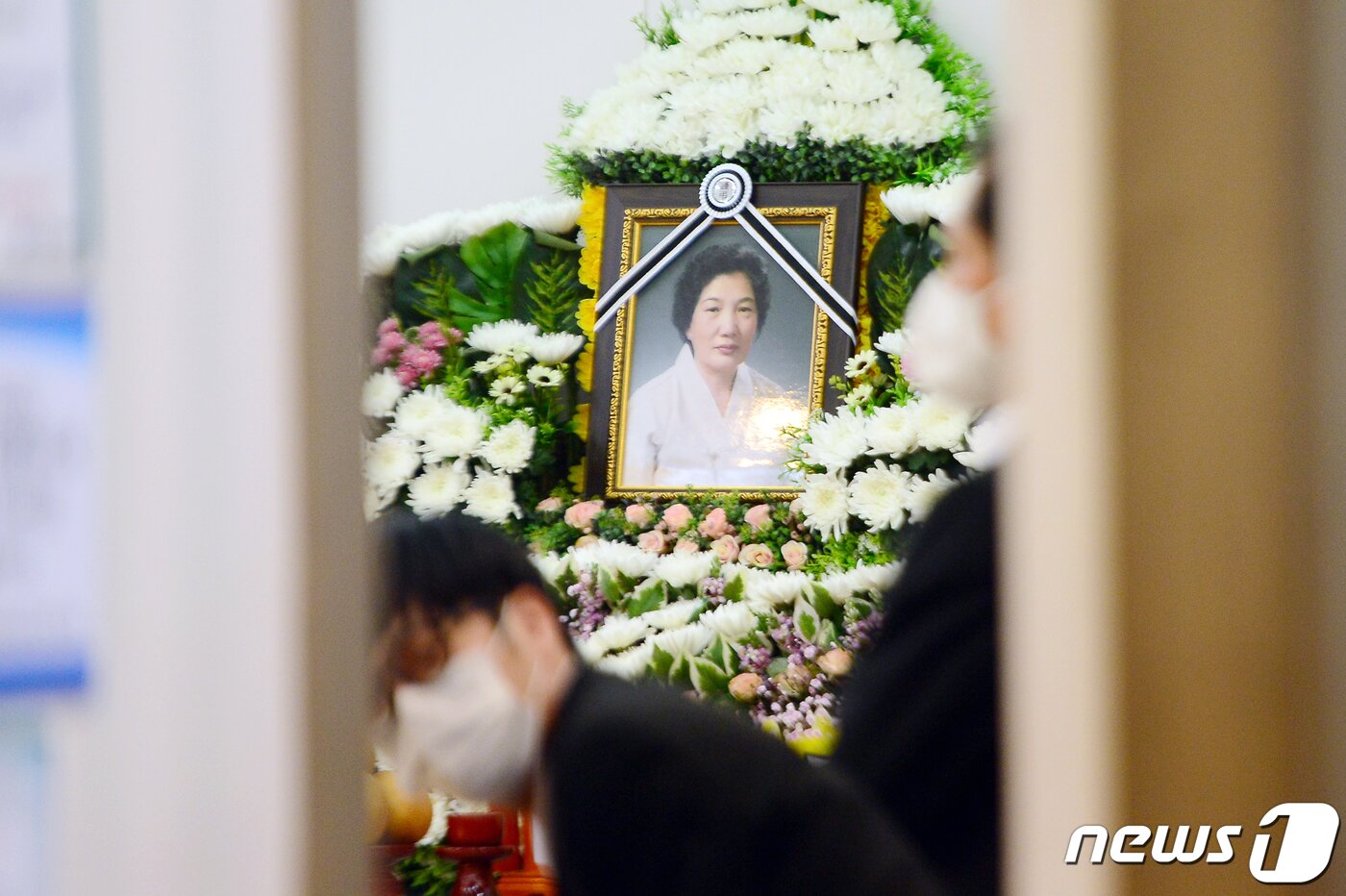본문 이미지 - 9일 오후 광주 동구 조선대학교병원장례식장에 고(故) 이한열 열사의 어머니 배은심 여사의 빈소가 마련돼 있다. 배 여사는 지난 3일 국립 5·18민주묘지를 참배하려다 급성 심근경색으로 쓰러져 병원에서 치료를 받았다. 상태가 호전돼 전날 퇴원했으나 하루 만에 다시 쓰러져 소생하지 못했다. 2022.1.9/뉴스1 ⓒ News1 정다움 기자