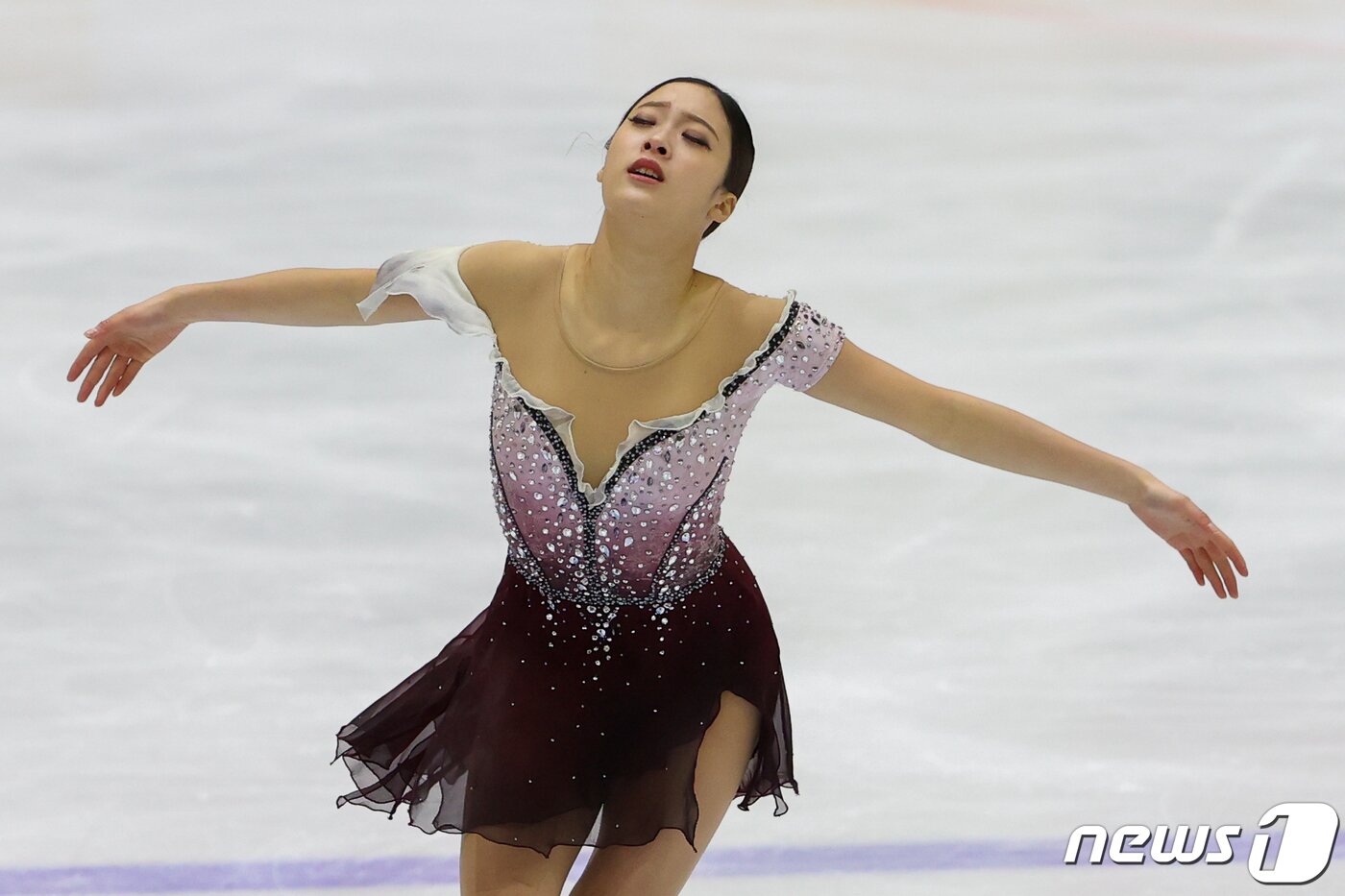 본문 이미지 - 9일 경기 의정부실내빙상장에서 열린 KB금융 코리아 피겨스케이팅 챔피언십 2022(제76회 전국남녀 피겨스케이팅 종합선수권대회)에서 유영(수리고)이 프리 스케이팅을 펼치고 있다. 2022.1.9/뉴스1 ⓒ News1 안은나 기자