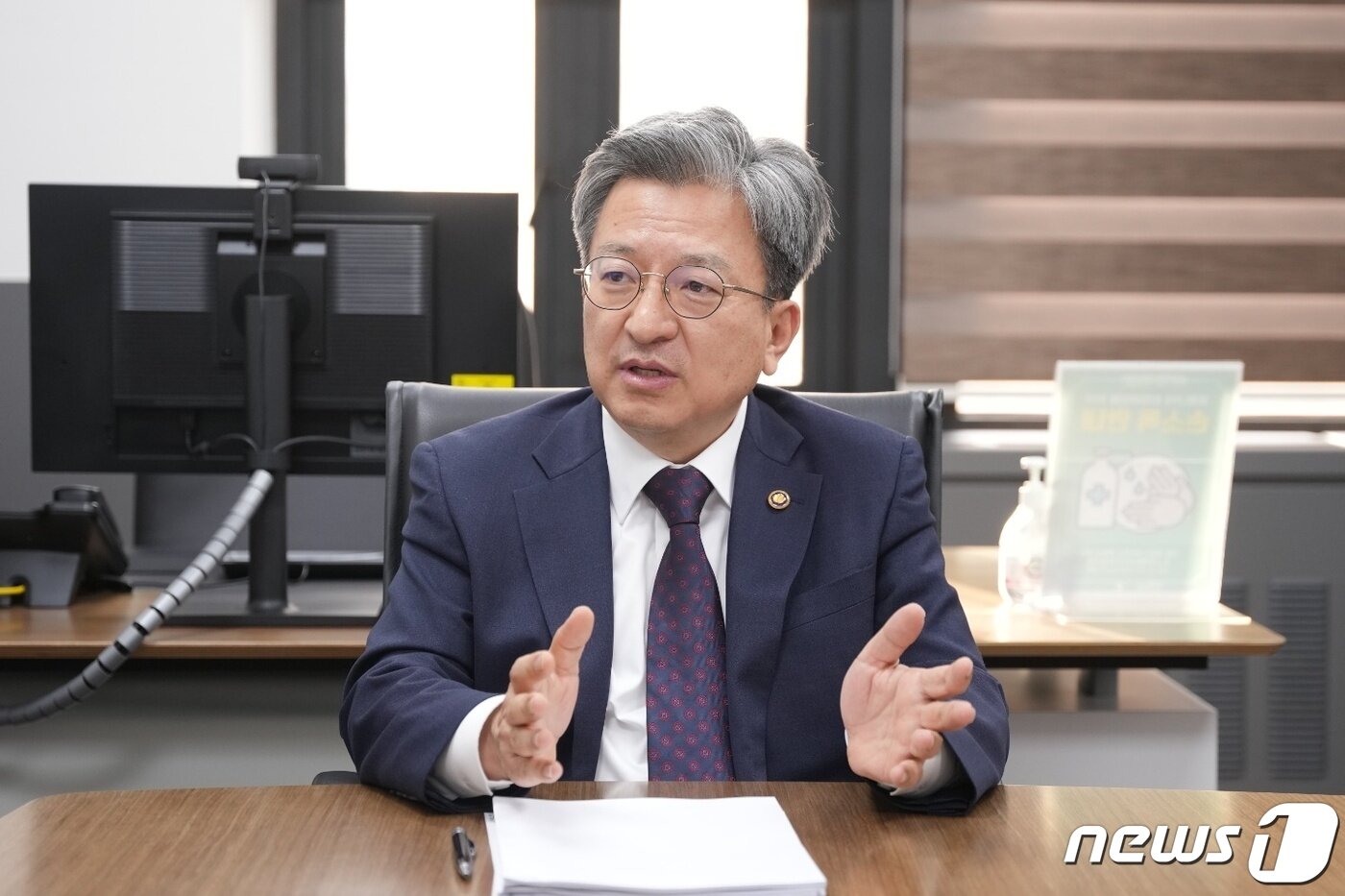 본문 이미지 - 이원재 국토교통부 제1차관이 9월26일 뉴스1과의 인터뷰에서 질문에 답변하고 있다.