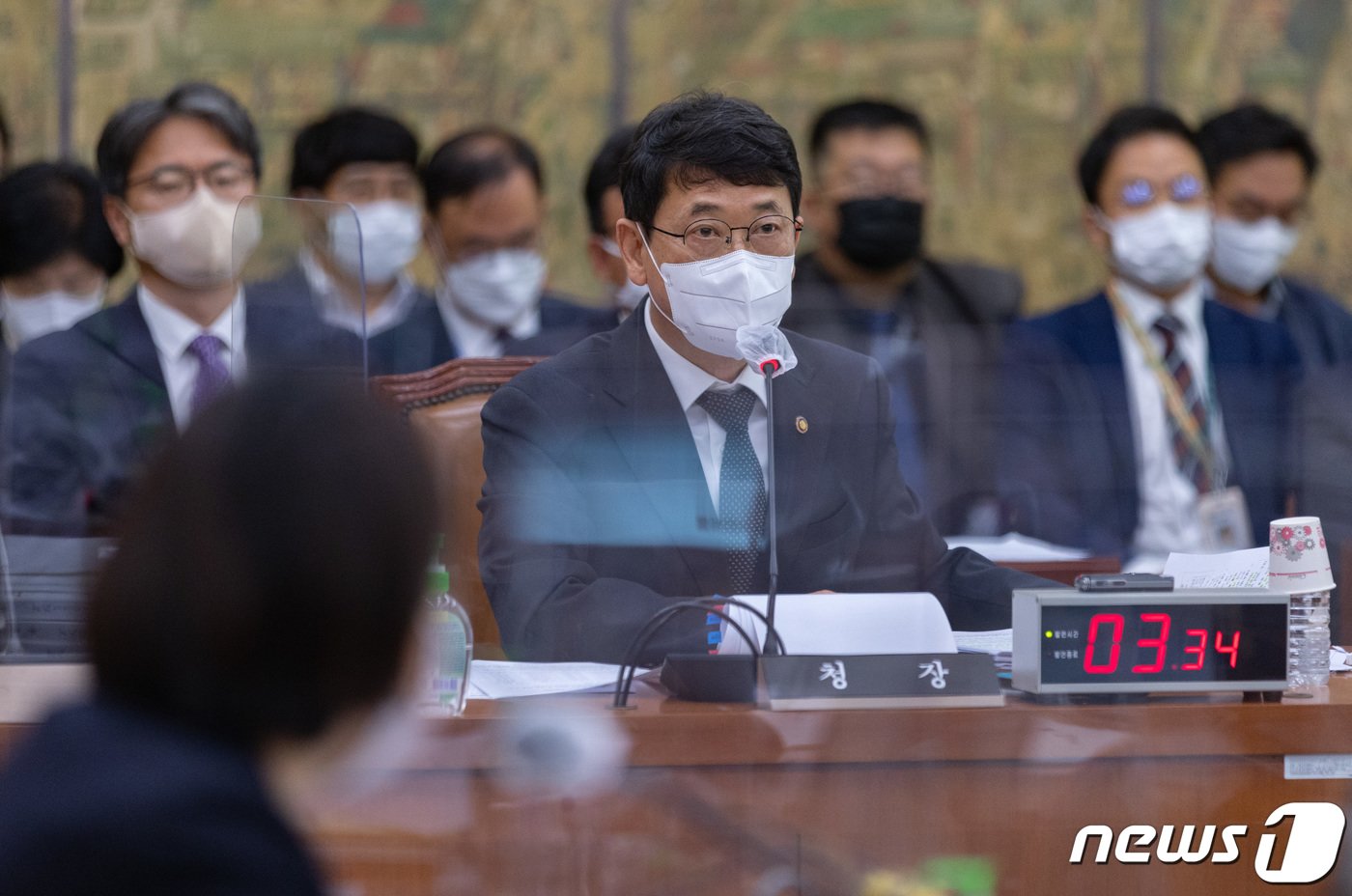 본문 이미지 - 최응천 문화재청장이 11일 오전 서울 여의도 국회에서 열린 문화체육관광위원회의 문화재청 등에 대한 국정감사에서 의원들의 질의에 답변하고 있다. 2022.10.11/뉴스1 ⓒ News1 이재명 기자