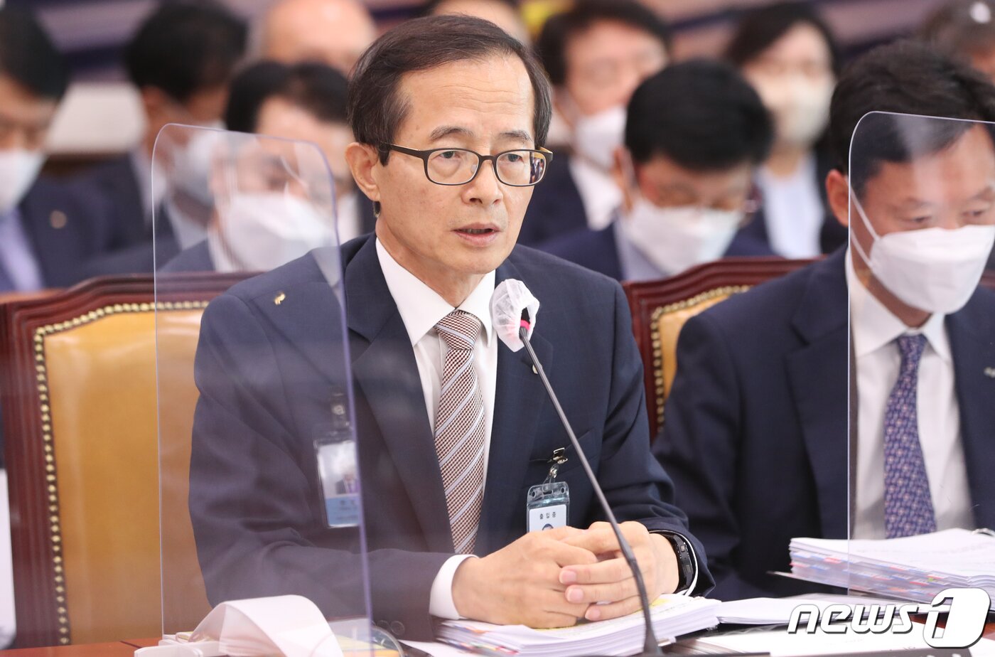 본문 이미지 - 손태락 한국부동산원장이 12일 서울 여의도 국회에서 열린 국토교통위원회의 한국부동산원 등에 대한 국정감사에서 의원들의 질의에 답하고 있다. 2022.10.12/뉴스1 ⓒ News1 허경 기자
