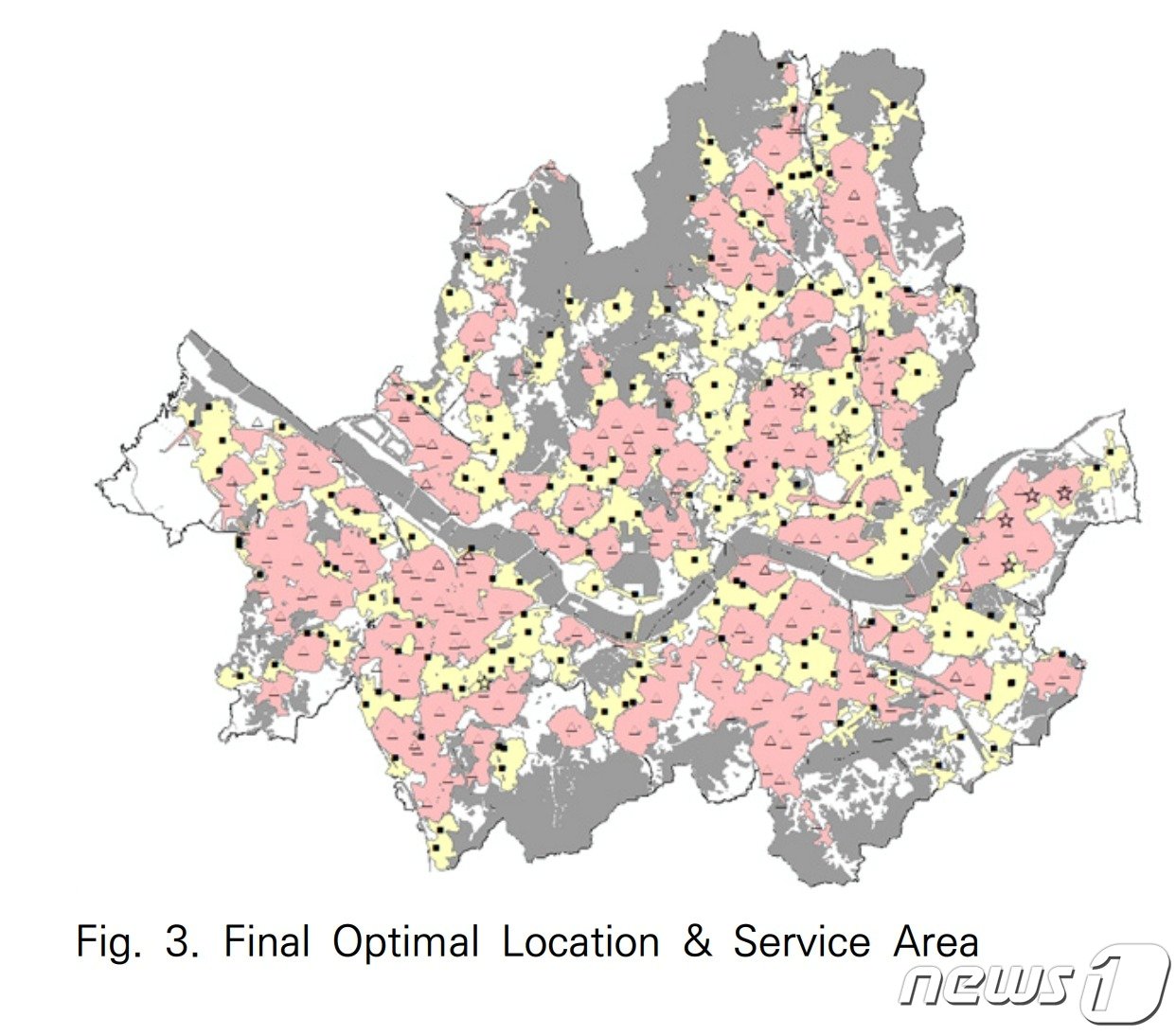 본문 이미지 - '서울시 전기차 보급을 위한 공공 급속충전기의 최적입지 분석' 연구에 따르면 신규 보급 급속충전기 300개(검은색 점)를 추가 설치할 경우 314.65㎢의 충전망을 구축할 수 있을 것으로 나타났다.(서울시 전기차 보급을 위한 공공 급속충전기의 최적입지 분석 연구) ⓒ 뉴스1