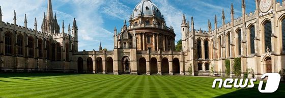 영국의 글로벌 대학평가기관인 '타임즈고등교육(THE·Times Higher Education)'이 가 최근 발표한 2023년 전세계 대학 순위에서 영국 옥스퍼드대학이 7년 연속 1위를 차지했다. <출처: 옥스퍼드대학 홈페이지>