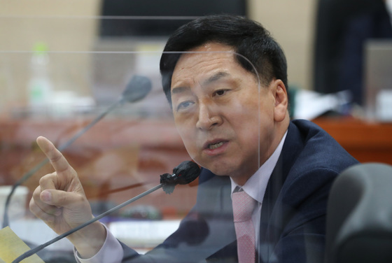 경찰, '가족 회사 신기술 심사 개입' 건설자원협회 직원 수사