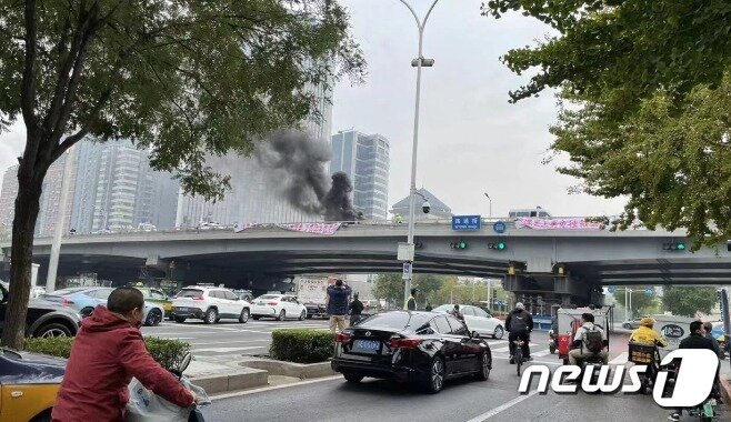 본문 이미지 - 시위 현장 - 위챗 갈무리