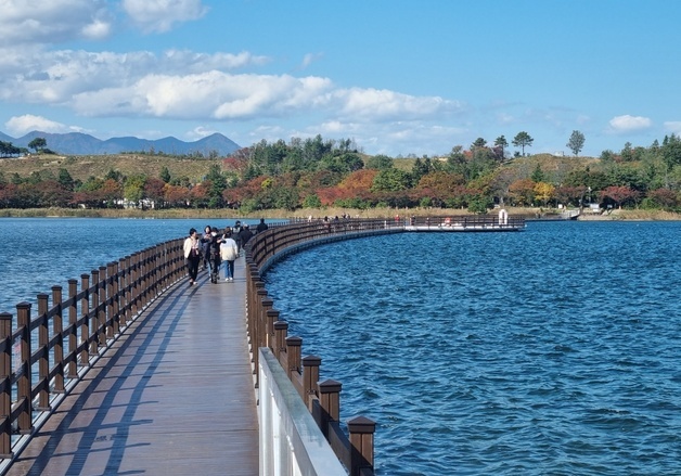 속초 영랑호 부교 철거예산 전액 삭감…"일방 추진" vs "시민 외면"(종합)