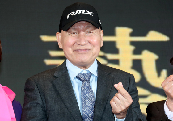 국민배우 안성기, 혈액암 투병 중 건강악화 병원 이송…"쾌유 기원" 지속