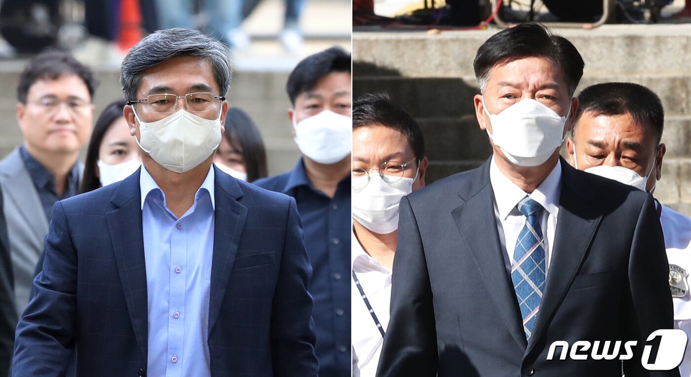 본문 이미지 - '서해 공무원 피격' 은폐 의혹을 받는 서욱 전 국방부 장관(왼쪽)과 김홍희 전 해양경찰청장이 21일 서울 서초구 서울중앙지방법원에서 열린 구속 전 피의자 심문(영장실질심사)에 각각 출석하고 있다. 2022.10.21/뉴스1 ⓒ News1 송원영 기자