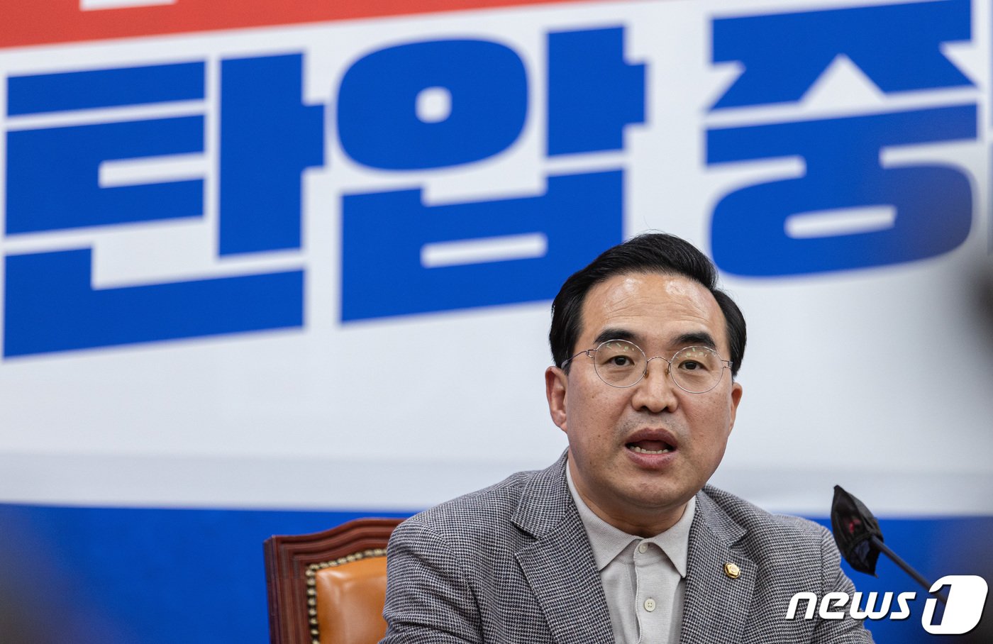 본문 이미지 - 박홍근 더불어민주당 원내대표가 23일 오후 서울 여의도 국회에서 열린 기자간담회에서 발언을 하고 있다. 2022.10.23/뉴스1 ⓒ News1 이재명 기자