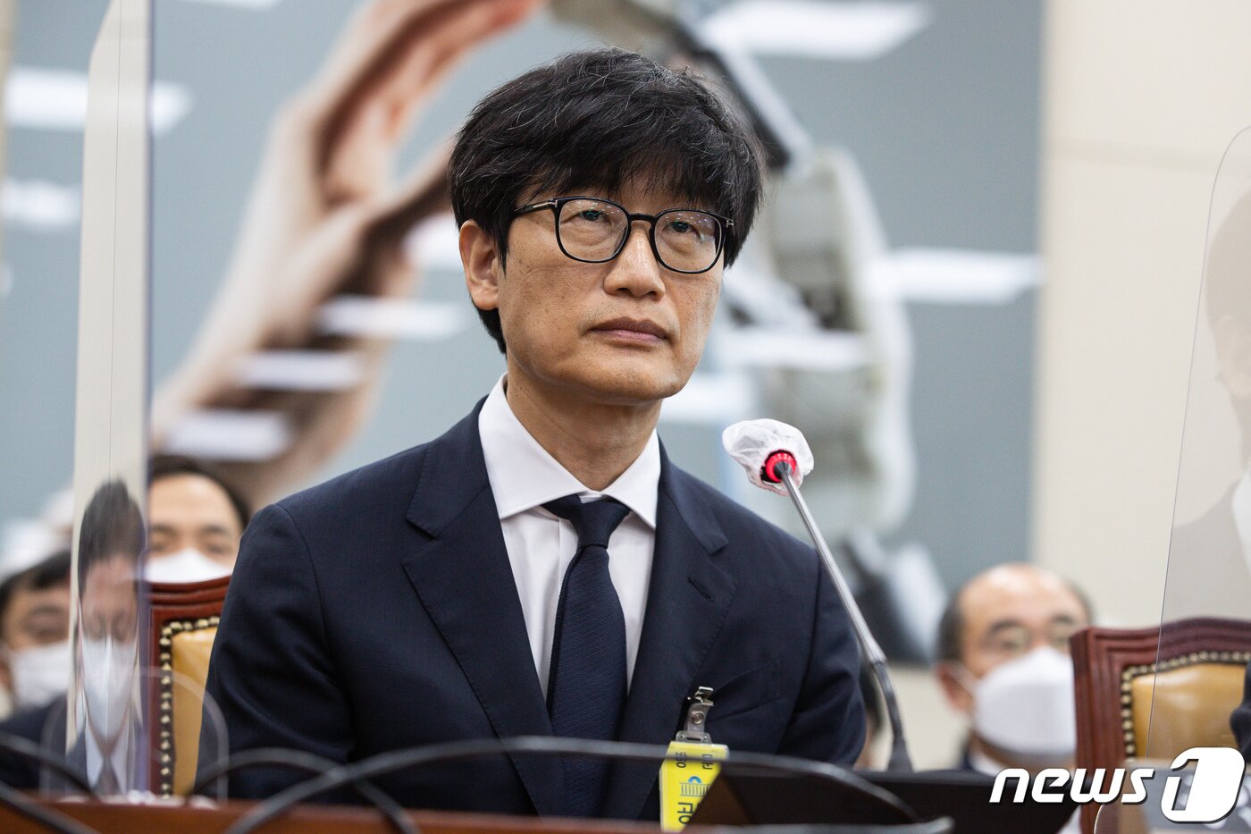 본문 이미지 - 이해진 네이버 글로벌투자책임자(GIO) 지난달 24일 서울 여의도 국회에서 열린 과학기술정보방송통신위원회의 과학기술정보통신부 등에 대한 종합감사에 출석해 의원 질의를 경청하고 있다. 2022.10.24/뉴스1 ⓒ News1 유승관 기자