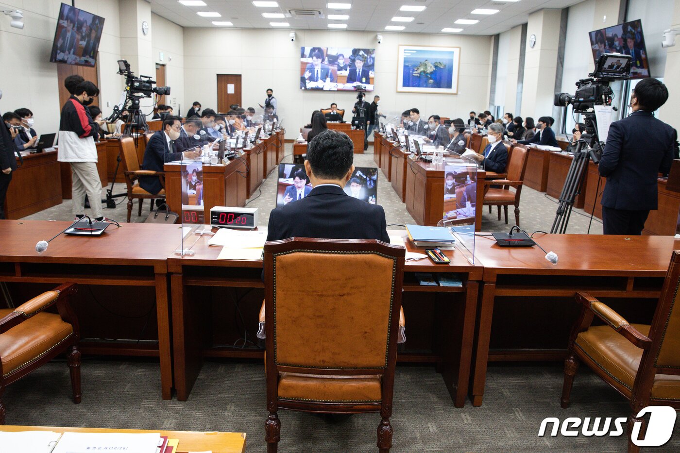 본문 이미지 - 이주호 사회부총리 겸 교육부 장관 후보자가 28일 서울 여의도 국회에서 열린 인사청문회에서 의원 질의에 답변하고 있다. 2022.10.28/뉴스1 ⓒ News1 유승관 기자