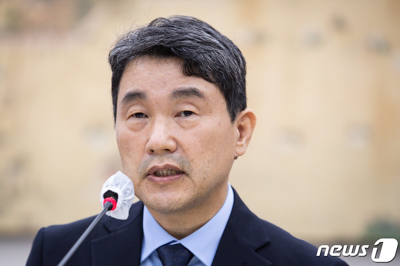 본문 이미지 - 이주호 사회부총리 겸 교육부 장관 후보자가 28일 서울 여의도 국회에서 열린 인사청문회에서 의원 질의에 답변하고 있다. 2022.10.28/뉴스1 ⓒ News1 유승관 기자