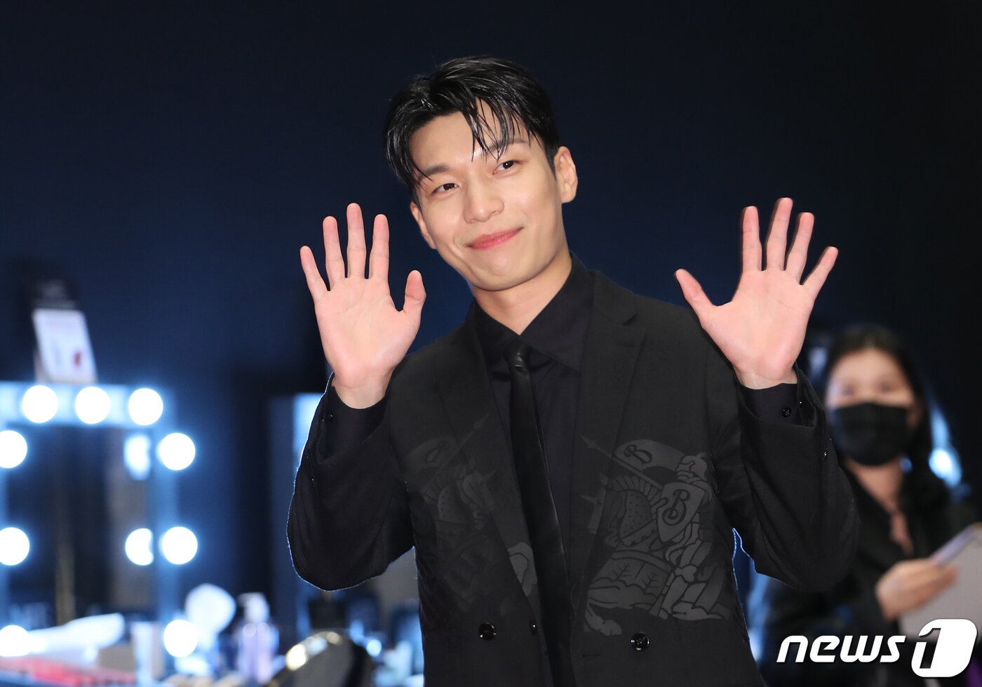 본문 이미지 - 배우 위하준이 28일 오후 서울 종로구 포시즌스 호텔에서 열린 ‘제17회 유방암 인식 향상 캠페인 자선 행사’에 참석하고 있다. ⓒ News1 권현진 기자