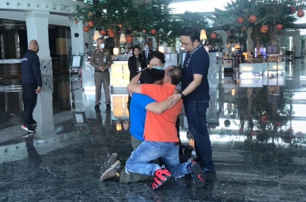 본문 이미지 - 서아프리카 말리 켐파라나에서 납치됐다가 풀려난 노파랏 라따나와라. (더 네이션 갈무리)