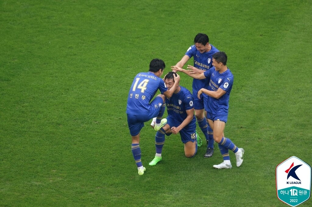 본문 이미지 - 수원이 성남을 2-0으로 이겼다.(한국프로축구연맹 제공)