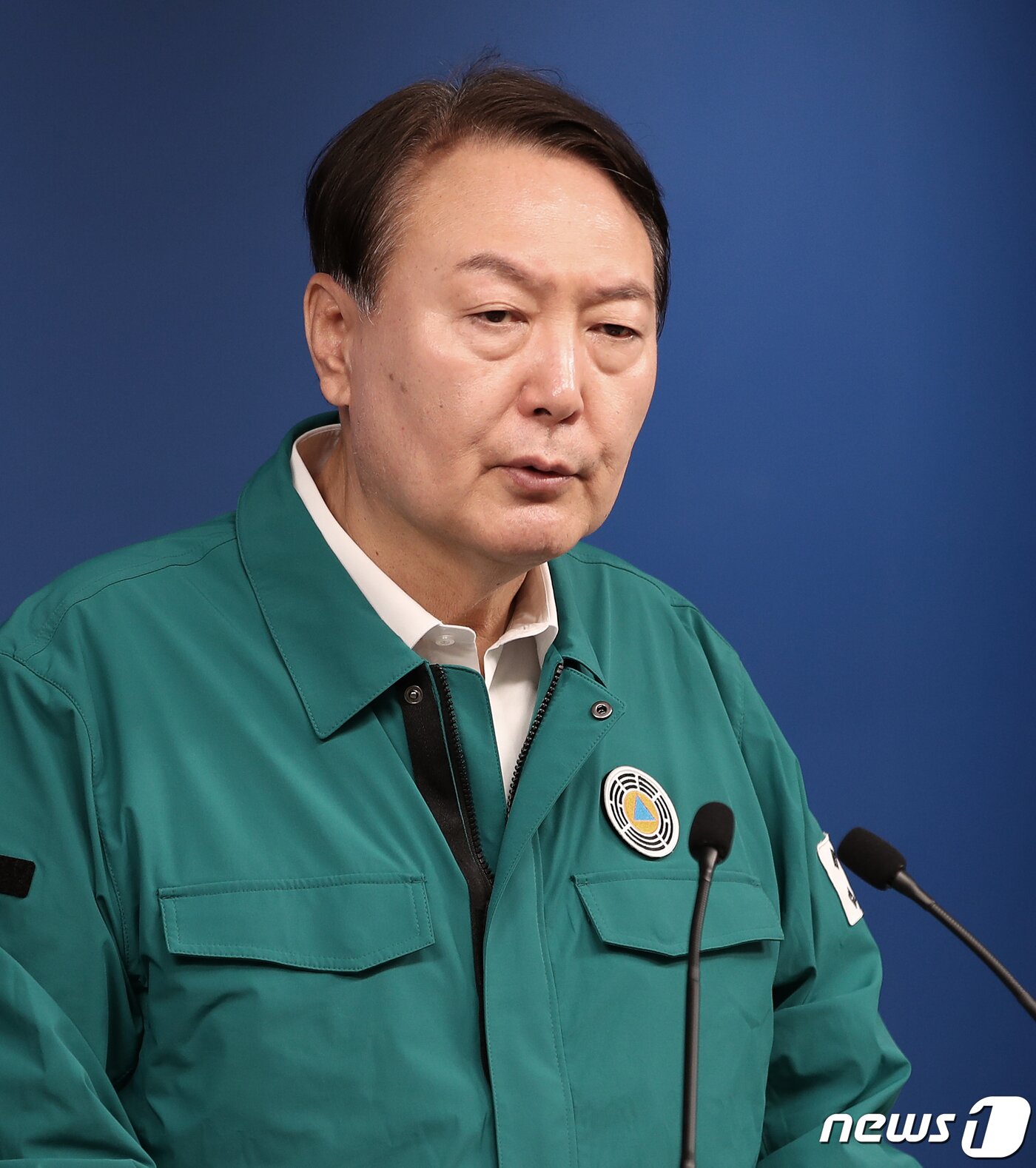 본문 이미지 - 윤석열 대통령이 30일 오전 용산 대통령실 청사 브리핑룸에서 이태원 핼러윈 압사사고 관련 대국민 담화를 발표하고 있다. 2022.10.30/뉴스1 ⓒ News1 오대일 기자