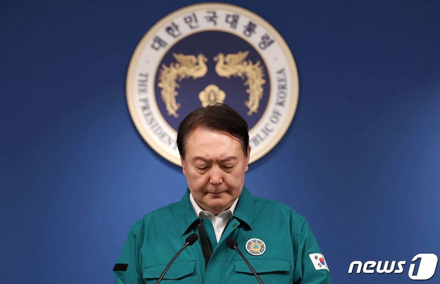 본문 이미지 - 윤석열 대통령이 30일 오전 용산 대통령실 청사 브리핑룸에서 이태원 핼러윈 압사사고 관련 대국민 담화를 발표하고 있다. .2022.10.30/뉴스1 ⓒ News1 오대일 기자