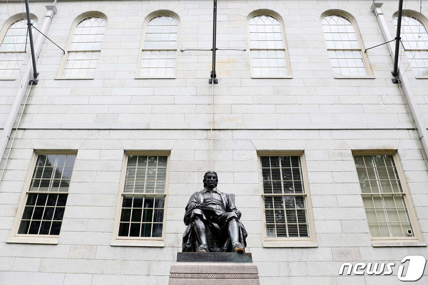 본문 이미지 - 미국 대표적 명문사학 아이비리그 하버드 교정. ⓒ AFP=뉴스1 ⓒ News1 이서영 기자